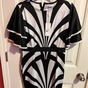 🔥 Black & white swirl color contrast flare sleeve casual dress. New w Tag